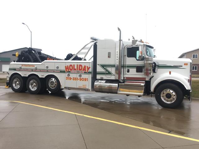 Holiday Wrecker & Crane, Tiffin, Iowa