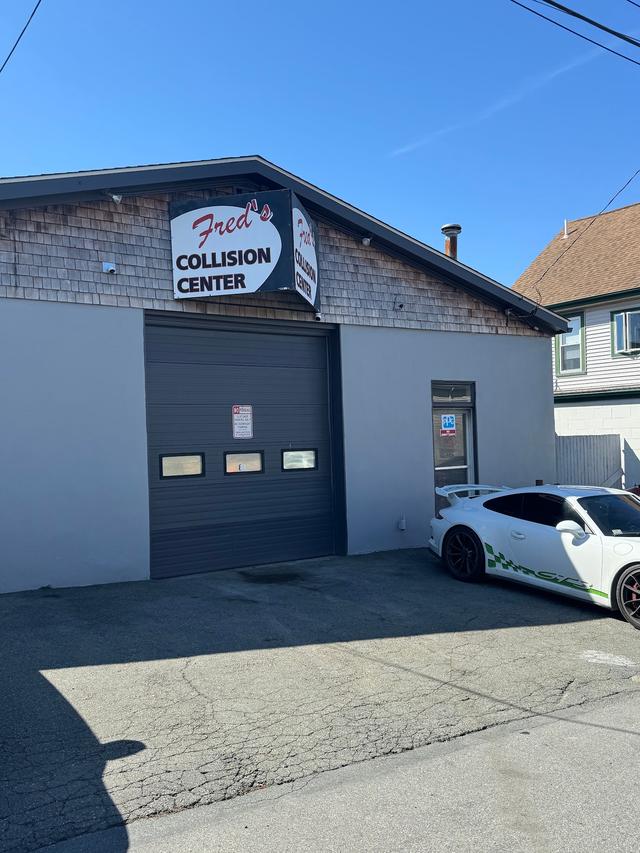 Fred's Collision Center, Acushnet, Massachusetts