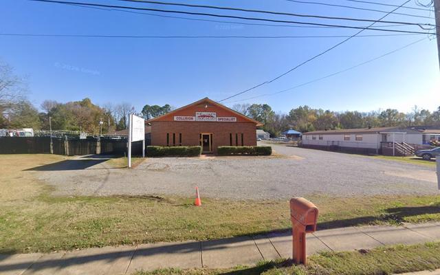 Smith Body Shop & Towing Service, Jackson Landing, Mississippi