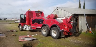 LAURITA'S TOWING