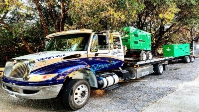 Hall's Towing