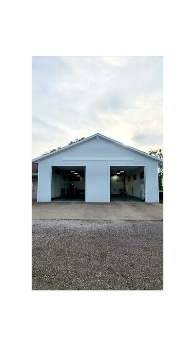 Deane's Garage