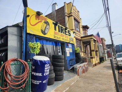 Friqui Tires