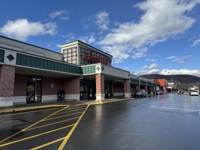 Cressona Mall