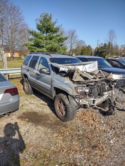 JOHN'S TOWING