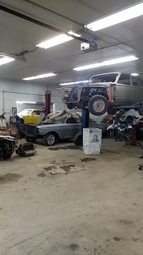 Van's Auto Salvage