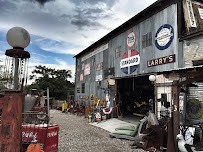 Larry's Antiques