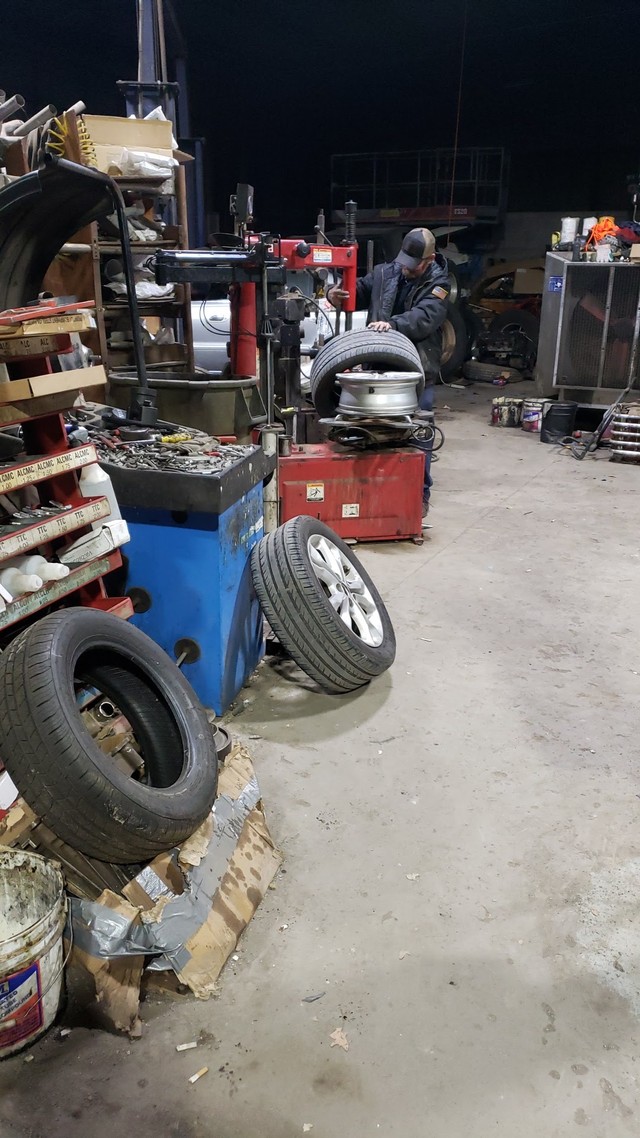 Price 24 Hour Tire & Wrecker