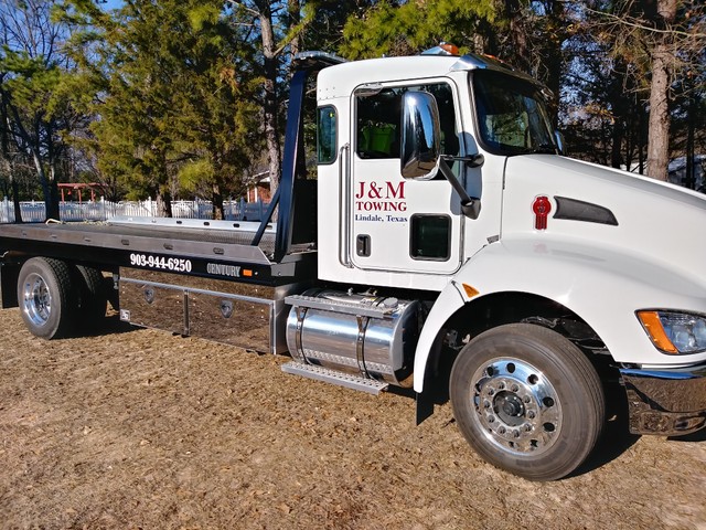 J&M Towing