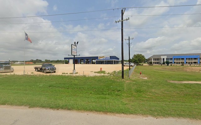 Gene's Wrecker Tire & Truck Repair