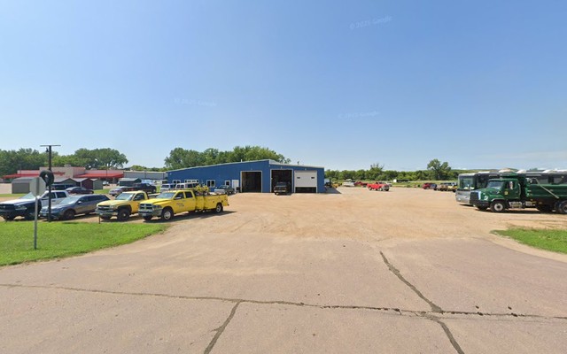 Windom Towing LLC and repair Auto/Truck
