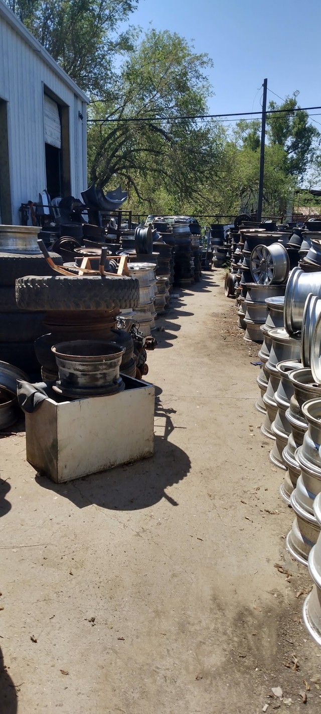 Parts World/Roosevelt Auto Salvage