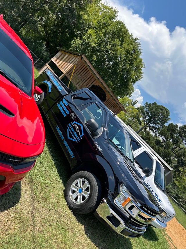 R&T AutoGlass LLC.