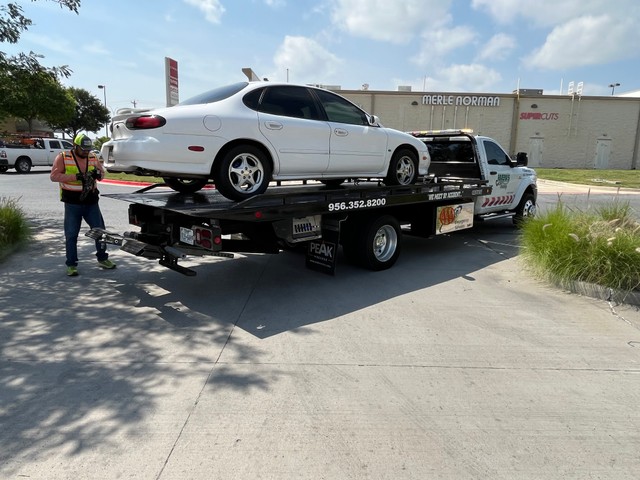 RIVERA TOWING & RECOVERY