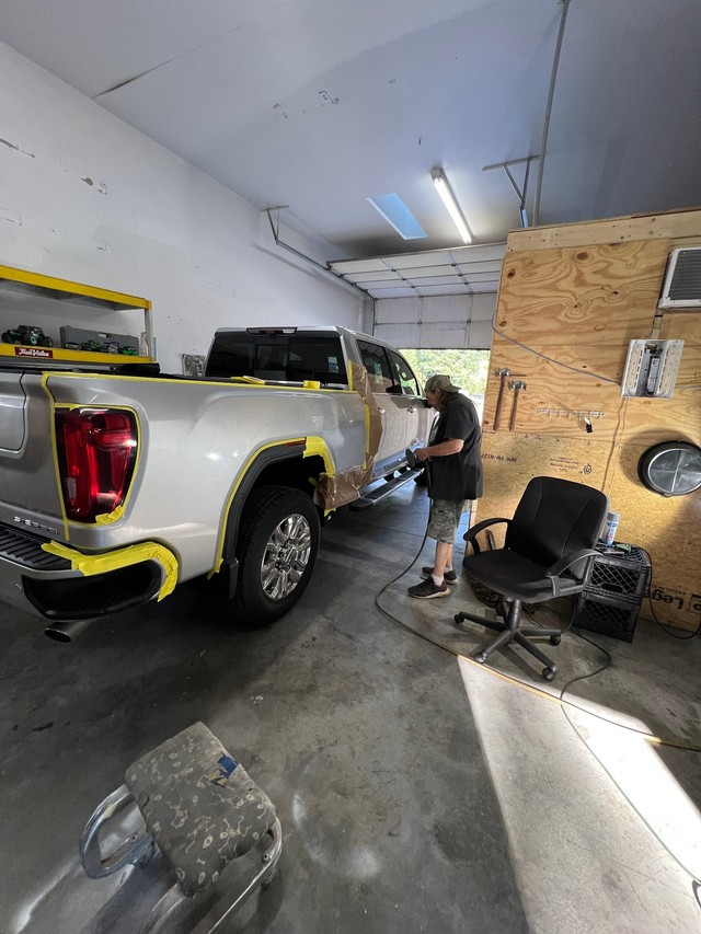D & R Collision Center and Garage