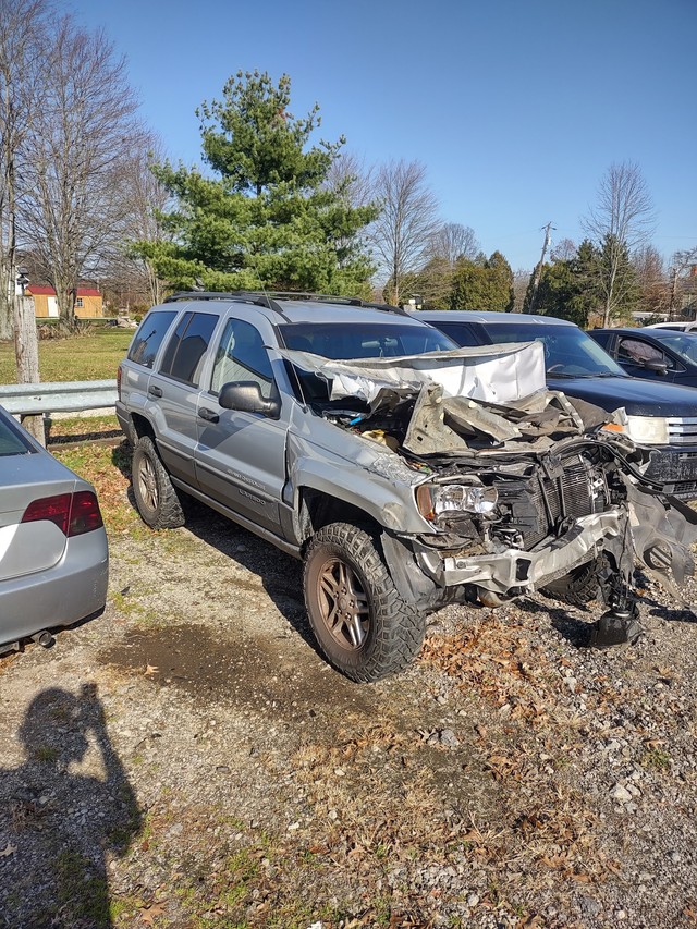JOHN'S TOWING