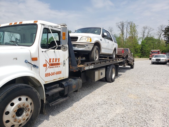 Ken's Crescent Springs Service LLC