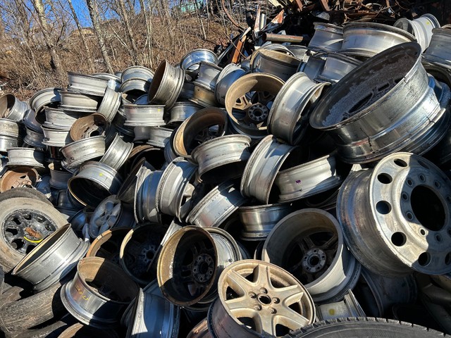 Hendrickson Scrap Metal & towing (call or text please)