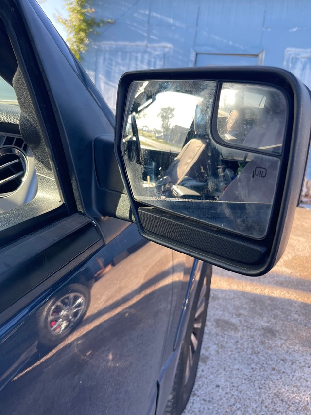 Hoelewyn And Son Auto Salvage