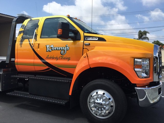 Kenny's Auto Body and Towing