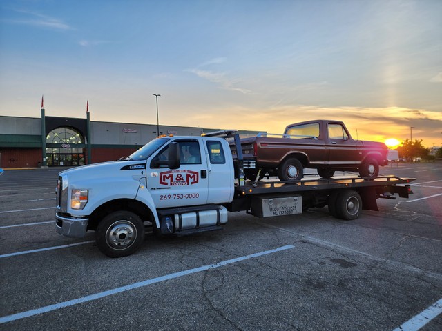 M&M Towing