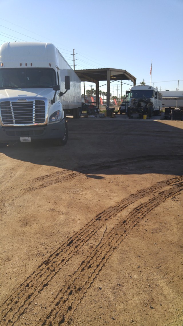 Mias Mobile Truck Repair and Towing