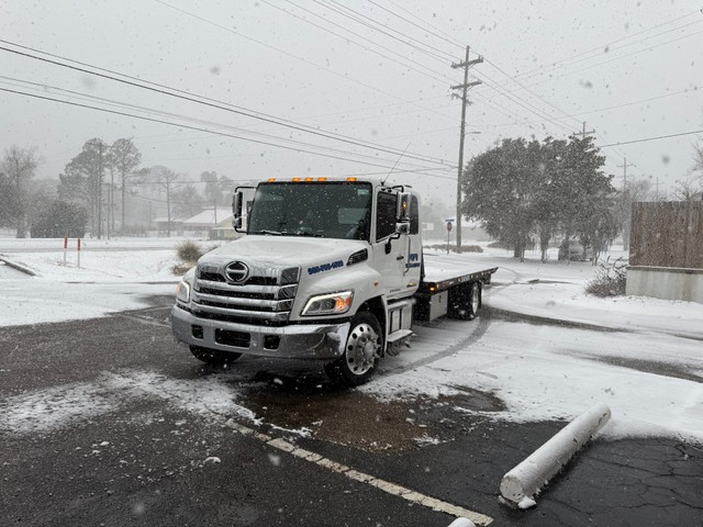 Pop's Towing & Recovery Services
