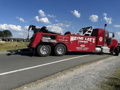 WAYNE LEES TOWING & 24HR WRECKER SERVICE