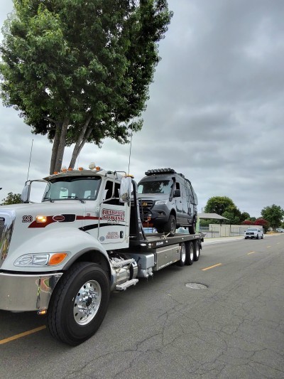 Charlie's 24hr Towing & Heavy Duty