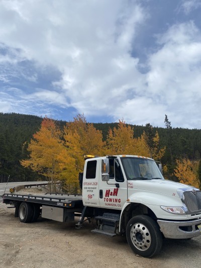 H & H Towing