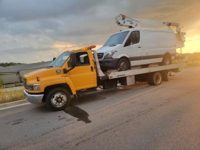 Chavez Towing and Roadside Service
