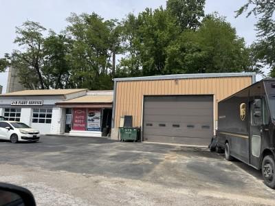 J & B Fleet Services, Glasgow Village, Missouri