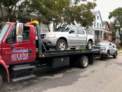 Randolph Auto Repair and Towing- Servicio de Grua