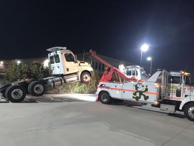 Felixs Towing & Flatbed Service Center LLC
