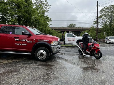 Bob & Bill's Services Station