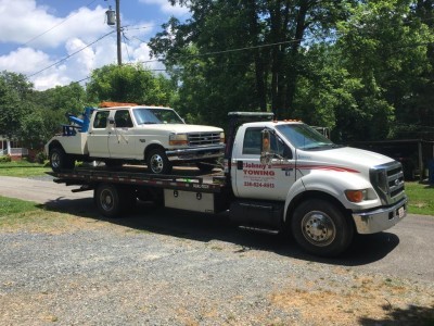 Johnny's Towing