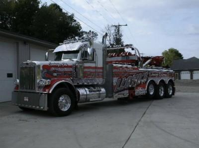 Lloyd’s Towing Service & Sales LLC