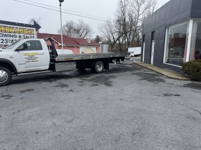 Hernandez Towing & Sales LLC