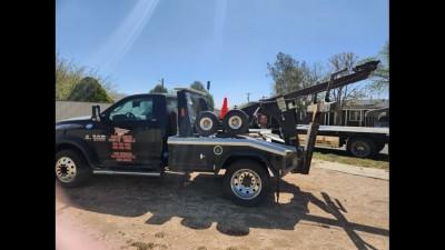 Rey’s Service Center and Wrecker Service