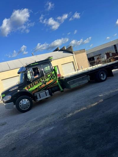 Tucker's Towing Service llc.