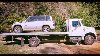 Little Ts Towing and Auto Recycling