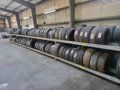 Gray & White U Pull It020