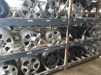 Lew's Auto Service & Salvage021