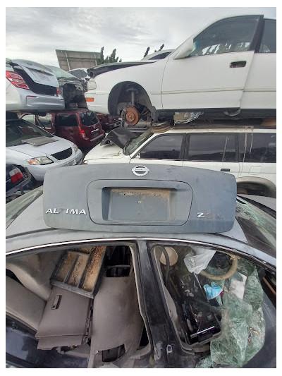 Fifth Street Auto Salvage05