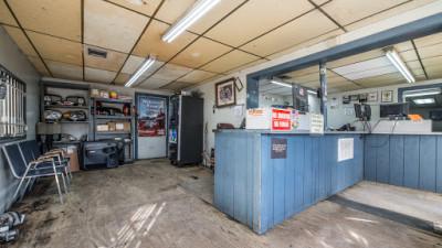 Glenn & Jerry's Auto Recyclers024