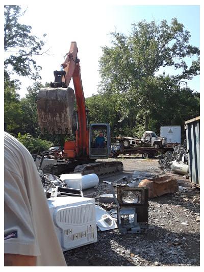 Averitt Auto Salvage and Scrap Metals024