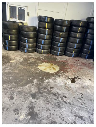 Broadway Auto Parts-Glass Ltd011