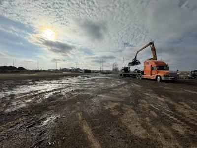 Broadway Auto Parts-Glass Ltd013