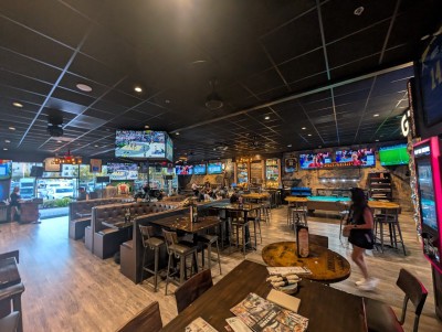 Junkyard Sports Bar & Grill