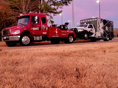 Henry's Towing Service LLC